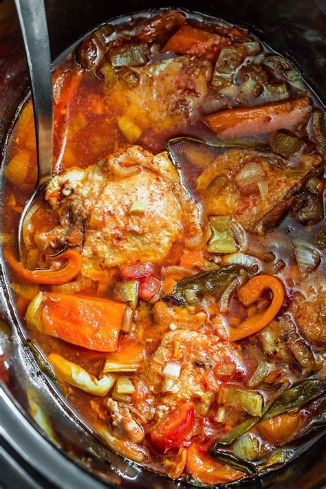 Add 2 remaining tablespoons of oil to the skillet and cook peppers and onions, stirring often until just softened. Slow Cooker Chicken Recipe with Tomatoes and Bell Peppers ...