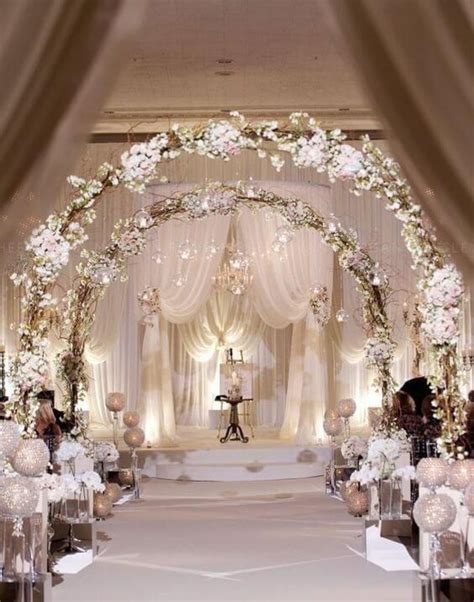 32 Pictures of the Best Indoor Wedding Venues | White wedding