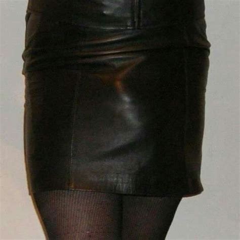 nice bulge in sexy leather skirt crossdressers leather skirts nice women fashion leather moda
