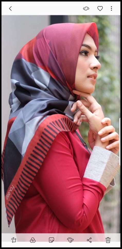 Style hijab ini pas deh digunakan untuk kamu yang bertubuh kurus atau mungil. Gambar Hijab Style Types Terbaru | Styleala