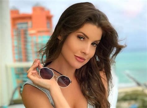 You're in for so many exclusive surprises, from vlogging to dancing to live streams. Amanda Cerny Workout Routine and Diet Plan - FitnessReaper.com