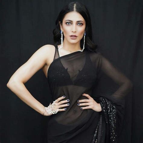 Shruti Haasan Aces The Saree Look With Elegance And Oozes Hotness With