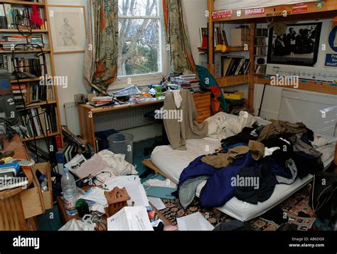Sehr Unordentlichen Zimmer Von Einem Teenager Stockfotografie Alamy