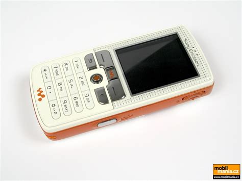 Sony Ericsson W800 Pictures Official Photos