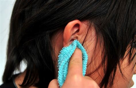 How Do You Get Water Out Of Your Ear 9 Detailed Methods
