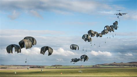 Uk Atlas Breaks Parachute Delivery Record Defence Equipment And Support
