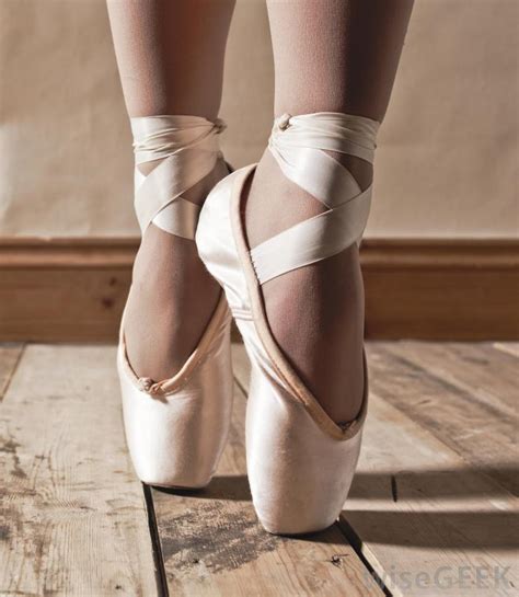 How Do I Choose The Best Pointe Shoes With Pictures