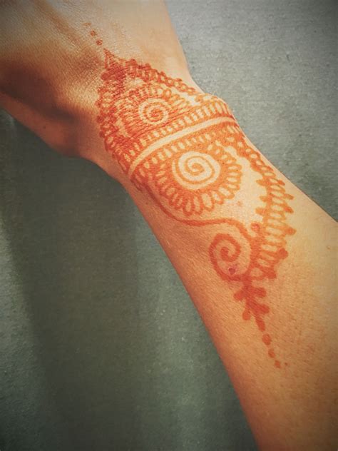 Wrist Henna Tattoo Simple Lengkap Kataa