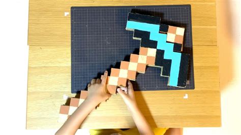 段ボール工作 Cardboardart Minecraft Transforming Sword And Pickaxe Youtube