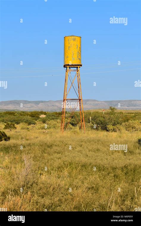 Yellow Water Tower Hi Res Stock Photography And Images Alamy