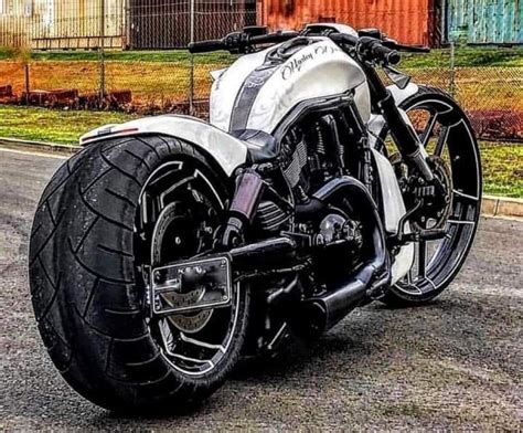 Pin By Appelnatic On V Rod And Bagger Customs In 2020 Custom Harleys