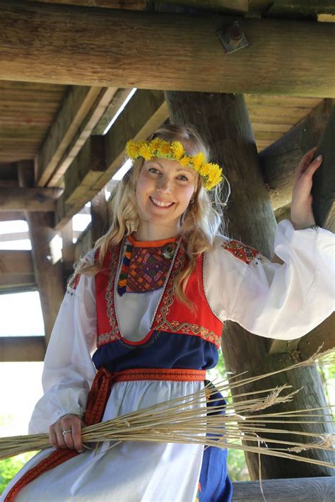 Pin By Amalia Ruth On Finnish Folk Costumes Finnish Costume European