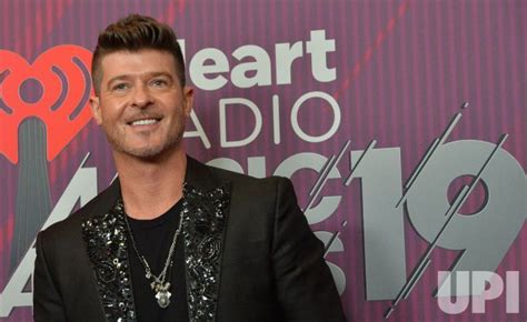 Photo Robin Thicke Backstage At Iheartradio Music Awards In Los