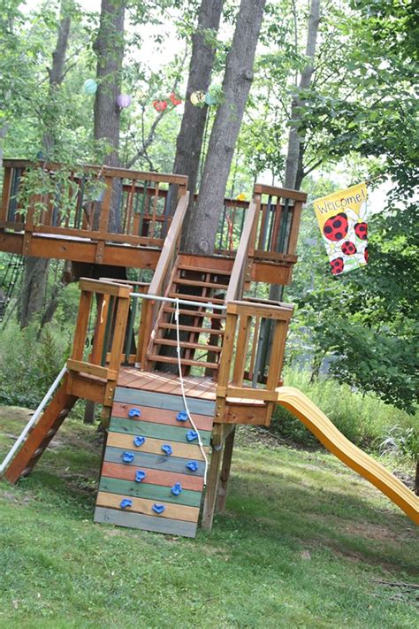 Treehouses are a magical hideaway for kids and a fun diy project for an adult. build a tree house | Creative Child