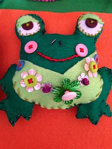 A Quot Hoppy Quot Little Pocket Frog That I Made By Modifying The Pattern From