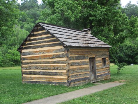 Postcard abraham lincoln cabin hodgenville kentucky. Lincoln's Boyhood Home in Hodgenville, Kentucky ...