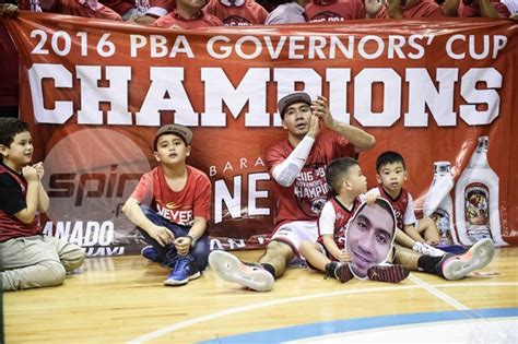 Look La Tenorio Celebrates Championship With Two Kids Third One Is On