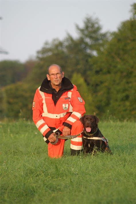 7 hündinnen und 3 rüden. Teams | BRH Rettungshundestaffel Nördlicher Schwarzwald e.V.