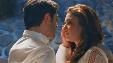 I Love This Scene Hayat Murat Romantic 💏 Couple Status 😍lip Kiss