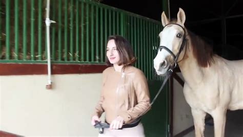 Wonderful Beautiful Girl And Cute Horse Making Love Vídeo Dailymotion
