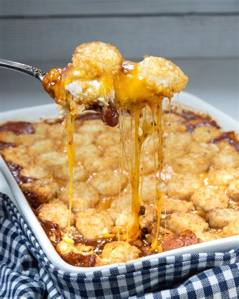 Chili cheese tater tot hot dog casserole the kitchen divas. Tater Tot Chili Dog Casserole