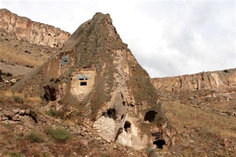 Kapadokya N N Minyat R So Anl Vadisi Eski G Nlerini Ar Yor Haberi