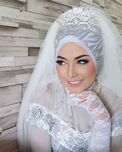 Pin By Sha On Tiara Wedding Dress Sleeves Muslimah Wedding Dress