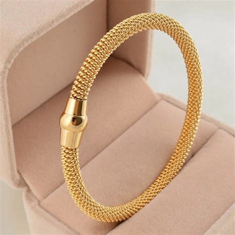 Top 10 Best Bracelets For Women With A Unique Design Ecstasycoffee