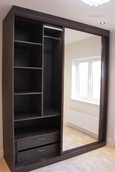 Fantastic bespoke, made to measure doors at a great price. Fitted sliding mirror door wardrobe Putney | i-Wardrobes ...