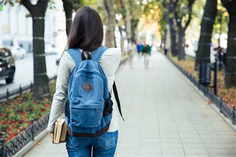 Come Vestirsi Per Andare A Scuola Gli Outfit X Tutte Le Forme Del Corpo