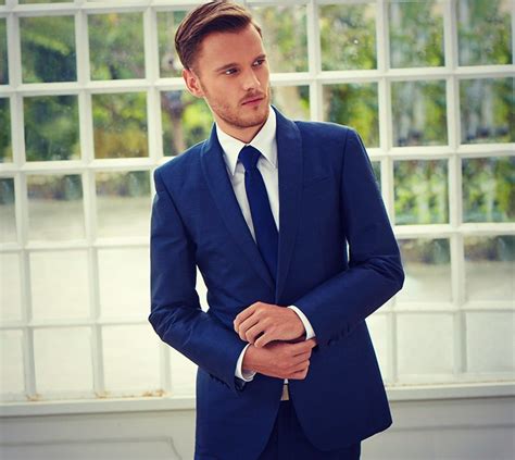 Browse our range of designer suits in formal and tailored styles, or mix and match suit jackets & pants. Men's Suits - Top 5 Timeless Styles | iTailor Blog