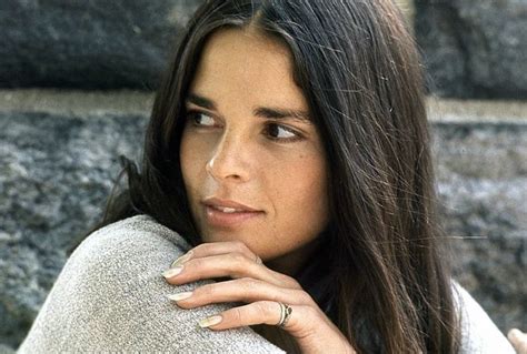 40 Beautiful Portrait Photos Of Ali Macgraw In The 1960s And Early 70s