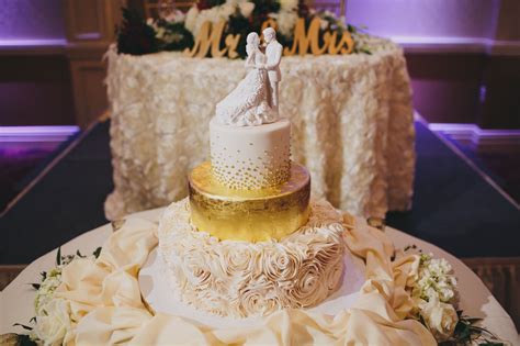 Gold And Ivory Wedding Cake Ivory Wedding Cake Wedding Cakes Dream