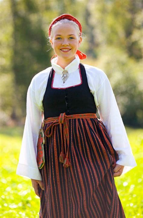 a swedish girl wearing a folk dress [580 × 880] r humanporn