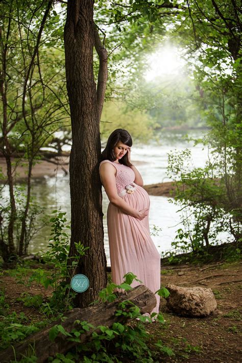 Richmond Virginia Maternity Photographer River Maternity Pictures