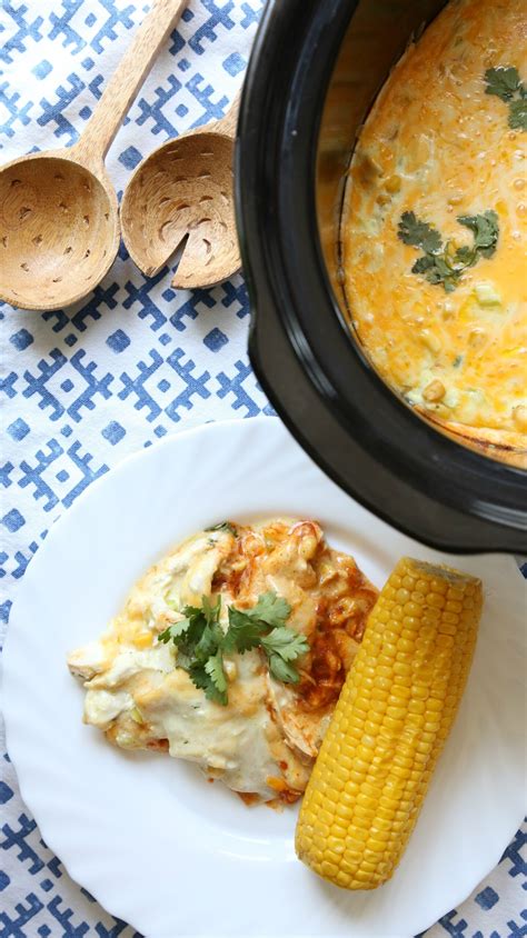 This crock pot breakfast casserole includes hash brown potatoes, eggs, vegetables, and ham. Crockpot Chicken Enchilada Casserole