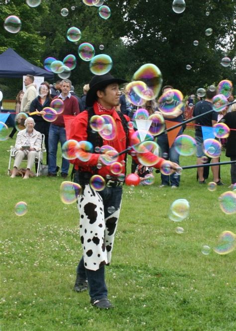 Bubble Performers For Hire Throughout The Uk