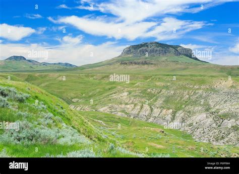 Round Butte Above Prairie Hills Near Geraldine Montana Stock Photo Alamy