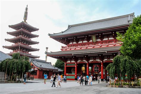 The current de facto capital of japan is tokyo.123 in the course of history, the national capital has been in many locations other than tokyo. What is Tokyo Like? Things to Love About Japan's Capital City