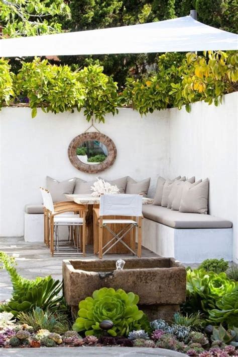 Beautiful Small Courtyard Gardens That You Definitely Want To Have