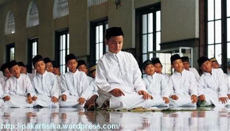 Manfaat gerakan sholat, dapat menyehatkan jantung. Blog Masjid Nurussyams: Pentingnya Sholat Berjamaah