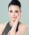 Chinese actress Jiang Qinqin (16 photos)