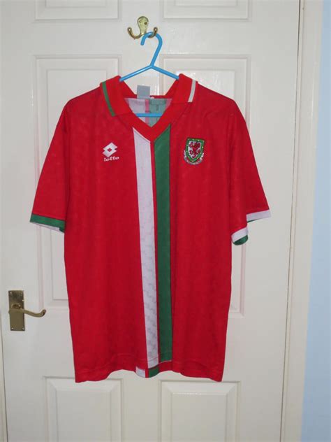 The wales national football team (welsh: Wales Home football shirt 1996 - 1998. Added on 2014-02-15 ...