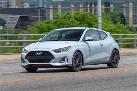 2019 Hyundai Veloster First Drive Review A Superb Second Act Cnet