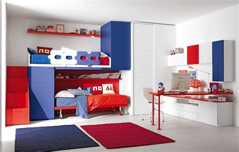 La chambre bleu marine présente l'avantage d'être accessoirisée très facilement. Pin on Design d'intérieur