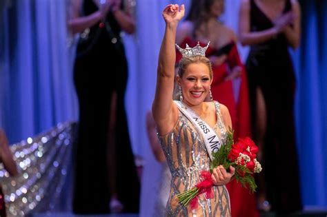 Watch Miss Michigan Crowning Moment See Top Photos From Pageants Final Night Mlive Com