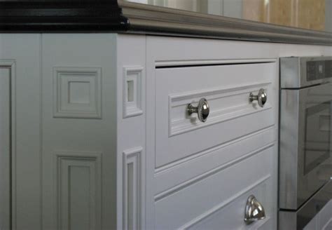 Arizona cabinet doors impart a craftsman feel. Framed vs Frameless Kitchen Cabinets Phoenix Has To Offer