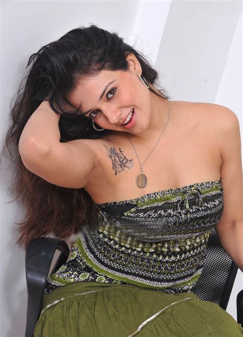 Saloni Armpit Hot And Sexy Show Photo Gallery