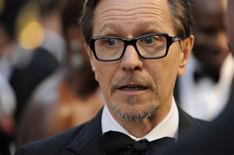 Gary Oldman apologizes for 'offensive' comments about Jewish people ...