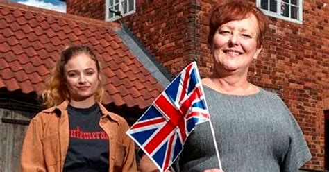 Wife Swap Returns For Explosive Brexit Special Pitching Immigration